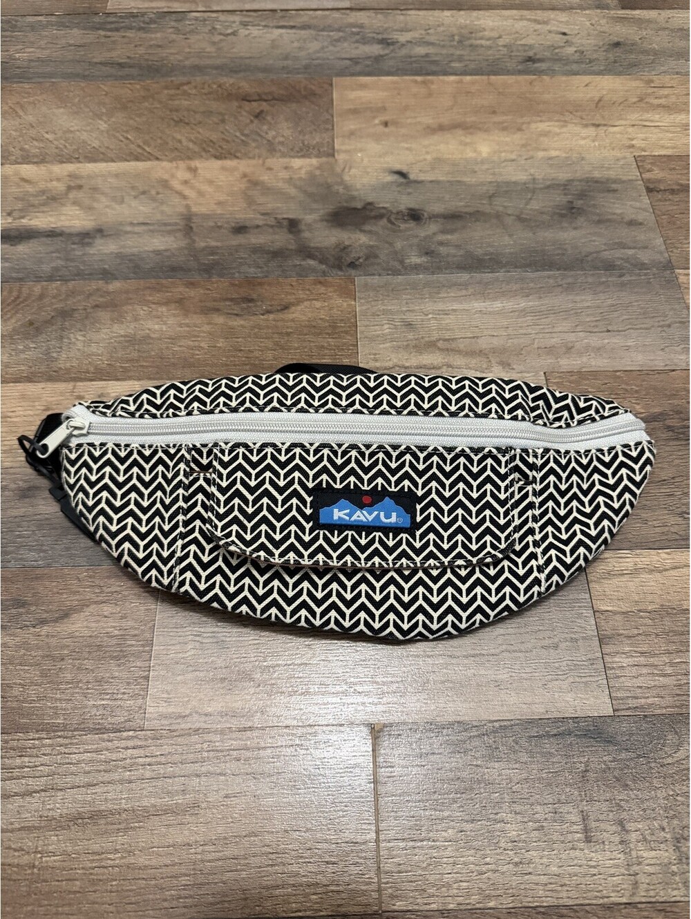 Kavu Fanny Hip Pack Bag Aztec Crossbody in Black and White, Adjustable